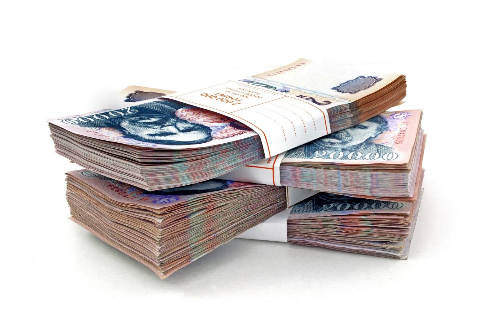 Read more about the article Itt vannak a számok – ennyibe kerül a moratóriumban maradni