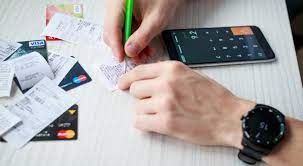 Read more about the article Lejárt a törlesztési moratórium, tömegesen dőlnek be újra a hitelek?