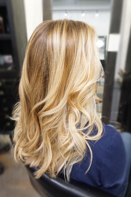 Read more about the article Ismerje meg, a letartóztatott végrehajtóvezért és feleségét – gazdagok és szép(ek)